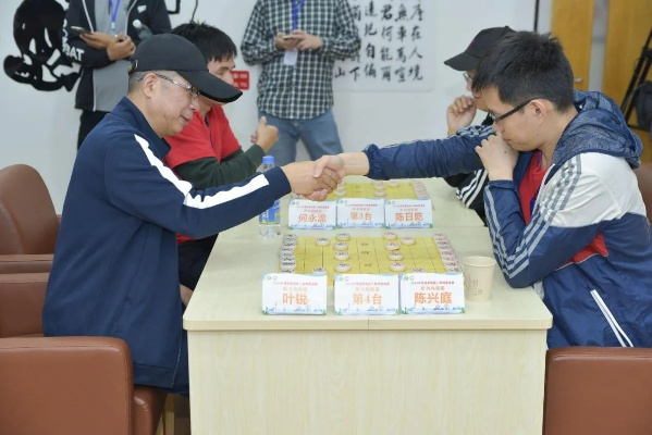 2019年深圳龙岗象棋比赛精彩瞬间回顾-第2张图片-www.211178.com_果博福布斯